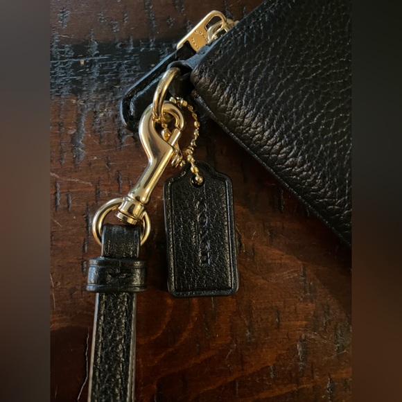 Coach genuine Black grain leather wristlet 7.25” X 4.5” gold hardware ELNC~ - Picture 2 of 12